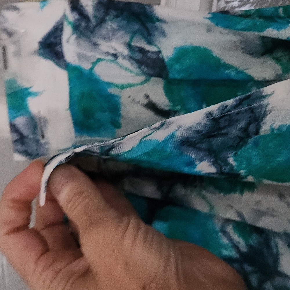 Flowy Turquoise Blue and White Flowy Cropped Pants - Picture 9 of 10